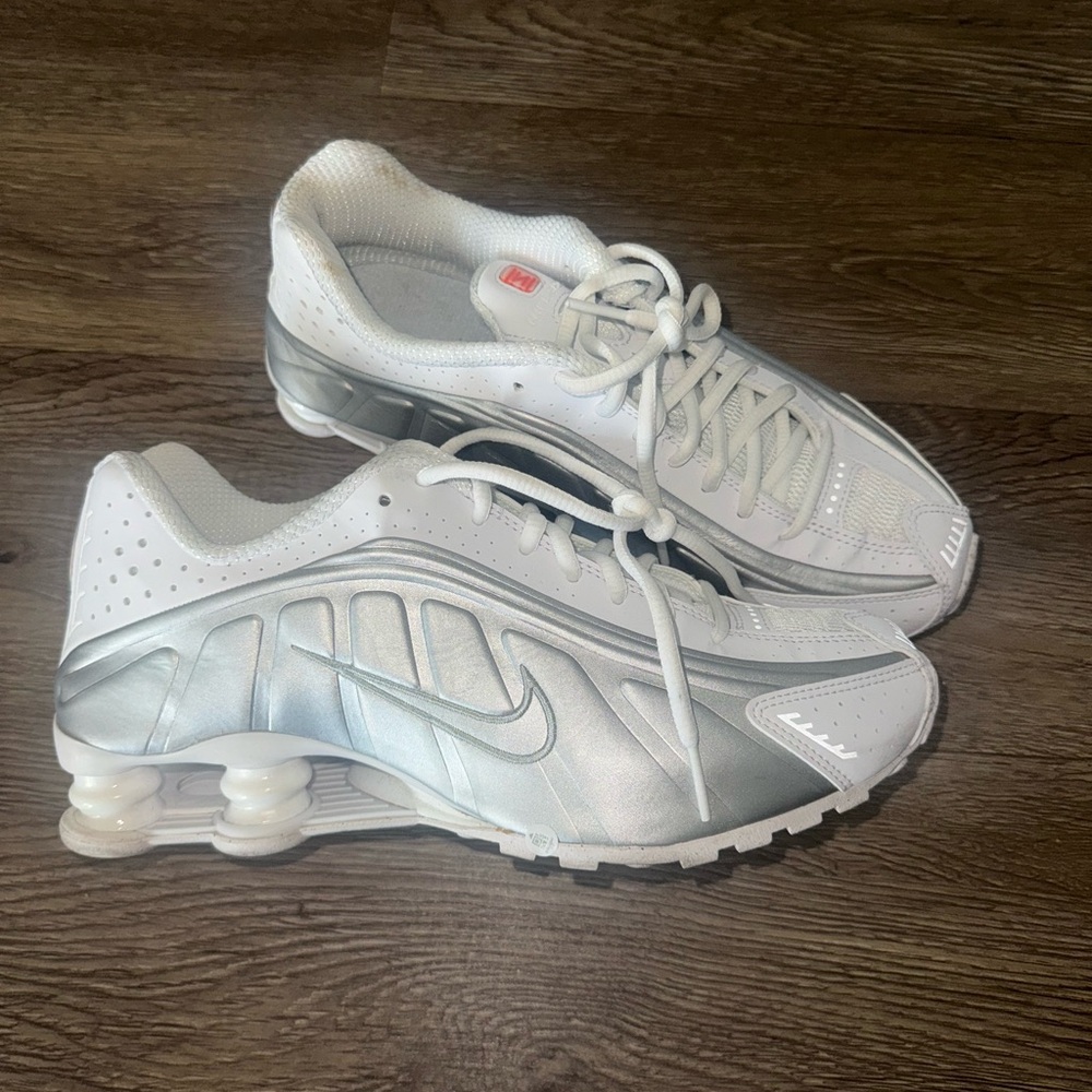 Nike White and Silver Sneakers with Shox Technology